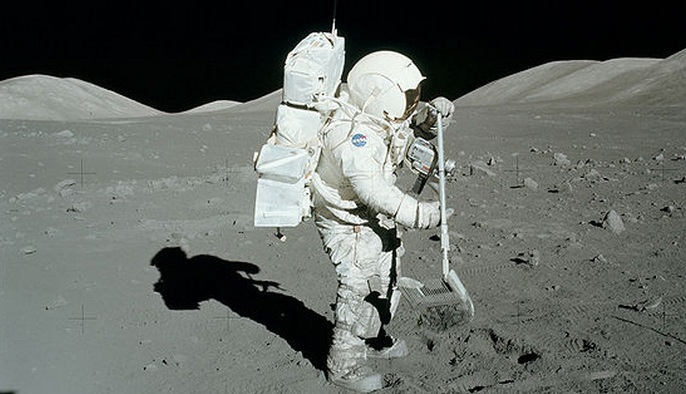 Měsíční kameny ukradli zloději a sběratelé