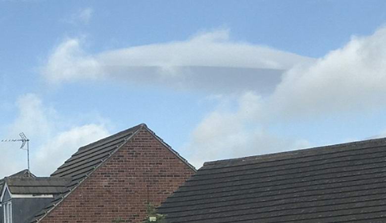 Maskovaný cloud UFO zachycený v Anglii