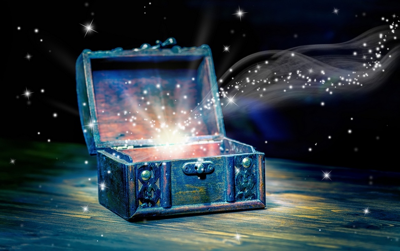 Mystická pohlednice, která nepoznatelně zkresluje lidské tváře