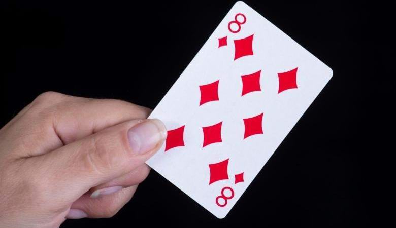 Na hrací kartě byl nalezen skrytý optický klam