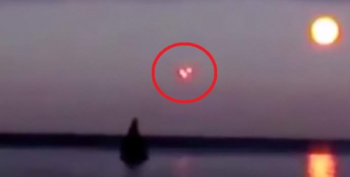 Tři UFO výstřel nad Baltské moře
