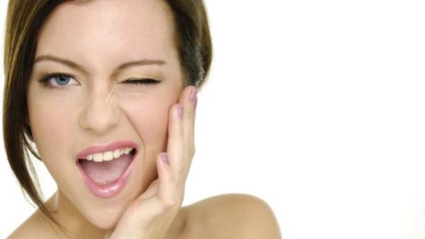 pupínek na znamení tváře 