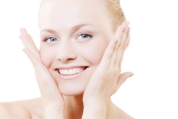 znamení pupíku na pravé tváři 