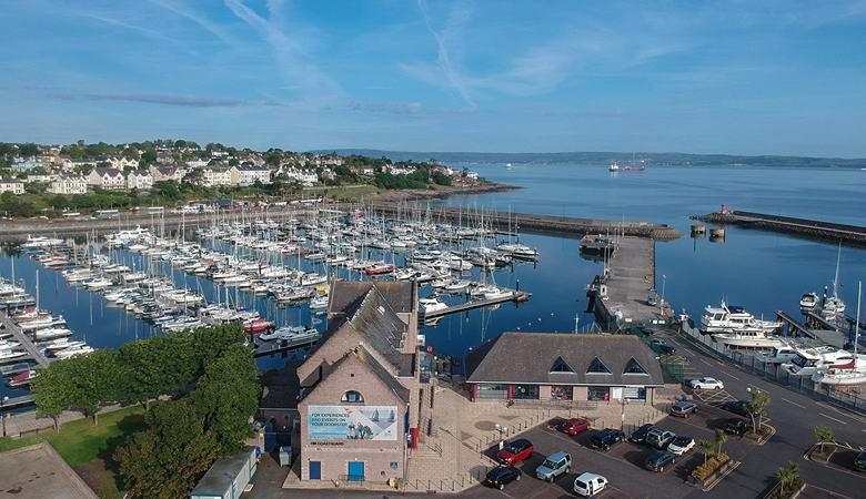 Nepochopitelná záře ve vodě zachycené v Severním Irsku