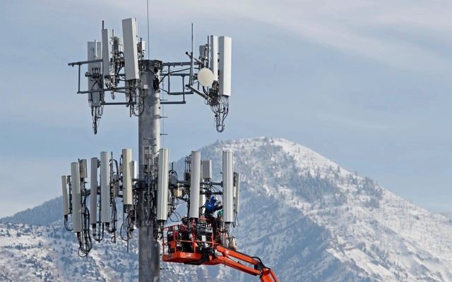 Ne, 5G záření nešíří koronavirus.  Zde říkají vědci 