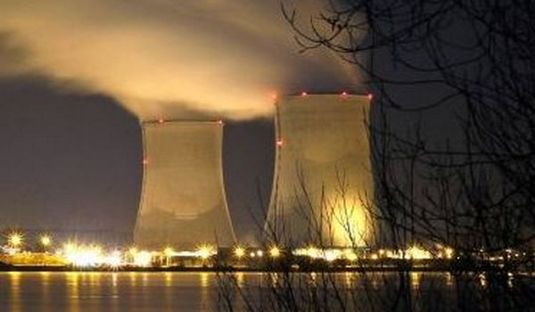 UFO sledují práci pozemních jaderných elektráren