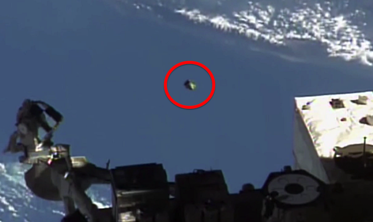UFO bylo poblíž ISS 22 minut (VIDEO)