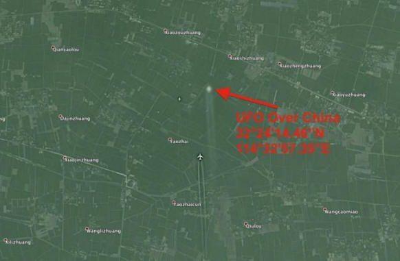 UFO doprovázený dvěma letadly nad Čínou