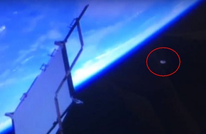 UFO spatřil ISS a ohlásil ho Houstonu.