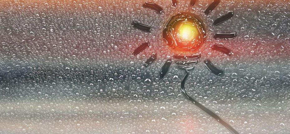 Nový způsob výroby elektřiny: kapka deště rozsvítí 100 LED světel 