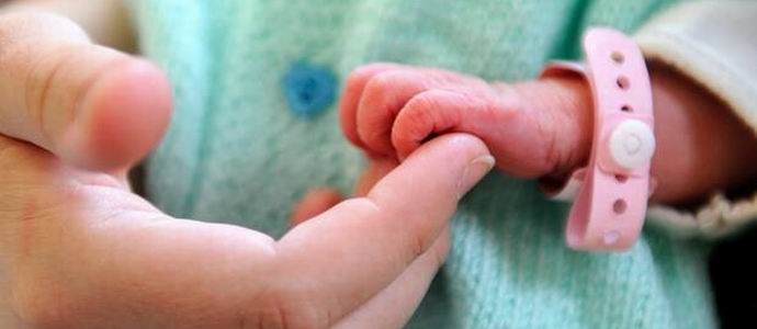 Novorozenec se stal nejmladším britským dárcem