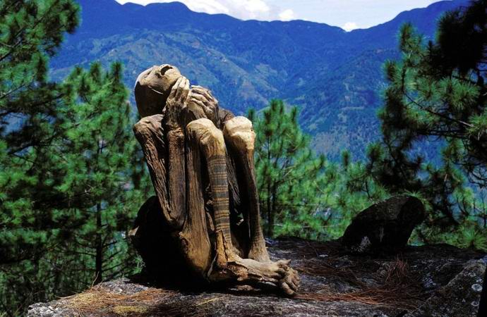 Na mystických ohňových mumiích Kabayana