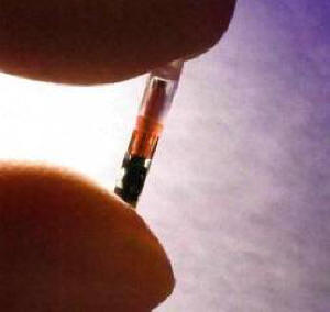 Probuď se s implantátem v těle