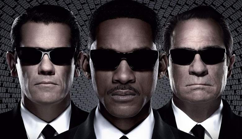 Jeden z mýtických lidí v černém se dostal na sledovací kameru