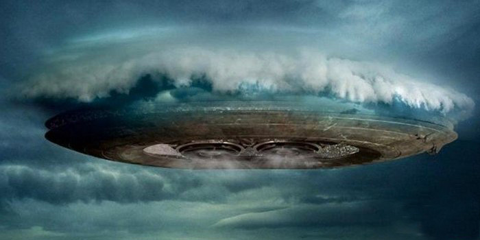 Obrovský létající talíř - jako by z filmu