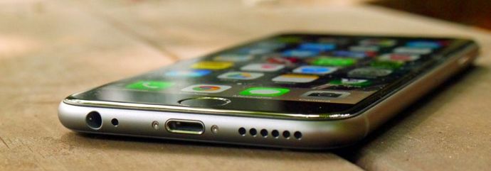 Pozor: Appleův americký smartphone!