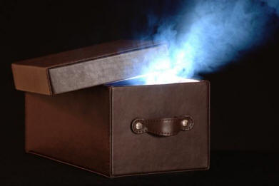 Otevřel krabici Pandory a zemřel.