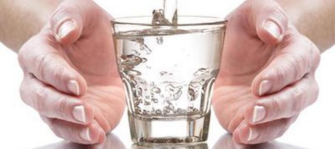 Pijte vodu, pánové!