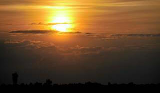 Polarizace globálního pole Slunce bude na Zemi neviditelná