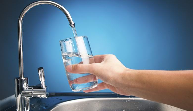 Plast se nachází ve vodě z vodovodu po celém světě.