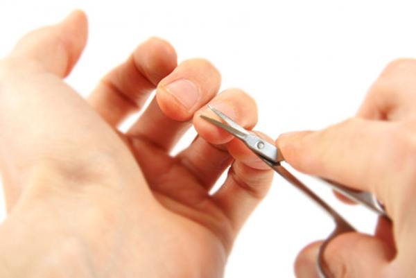 proč si nemůžeš v noci stříhat nehty 