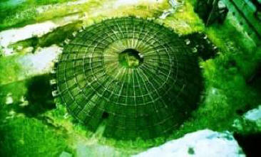 Podzemní základna ve spodní části studny