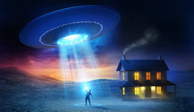 Po setkání s UFO se Brit obává, že ho mimozemšťané unesou.
