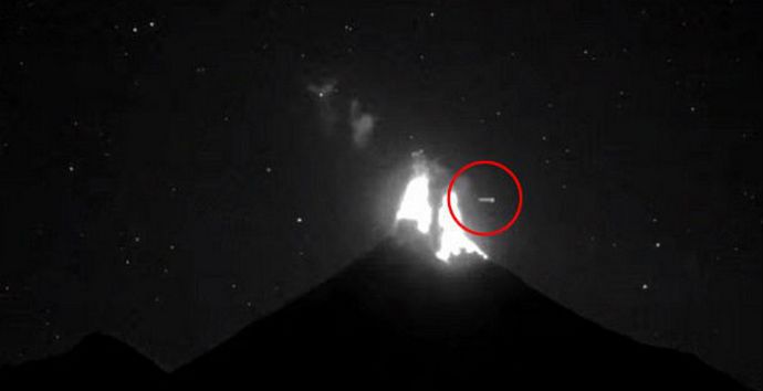 Podílí se UFO na sopečných erupcích v Mexiku?