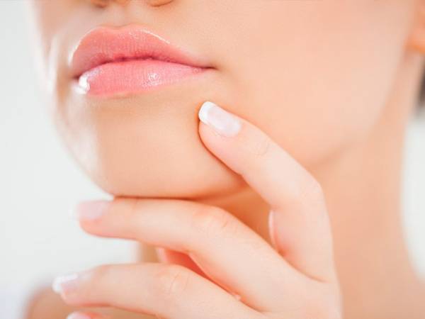 Pupínek na bradě: co řekne znamení? 