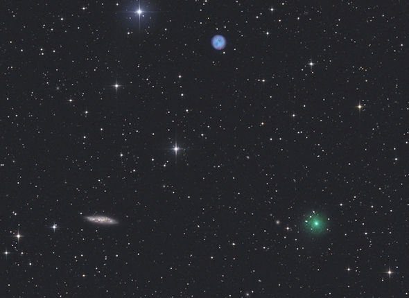 Vzácná astronomická událost: tři vesmírné objekty v jedné oblasti 