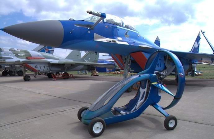 Rusové vytvořili létající, plovoucí a hnací vozidlo