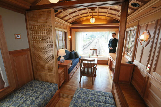japans-cool-new-trainins-12