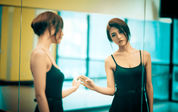 slova, která nelze před zrcadlem vyslovit 