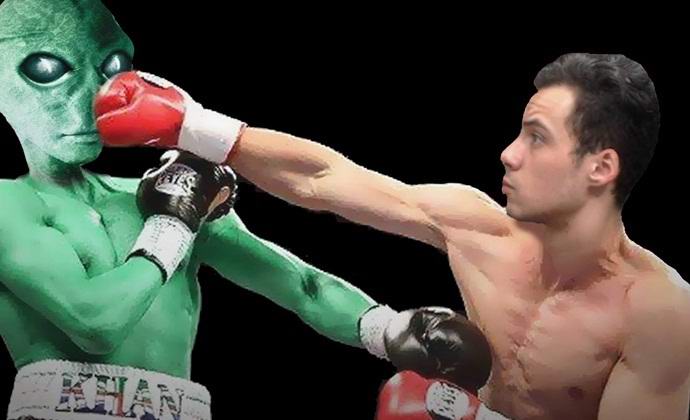 Satelitní fotografie zachycuje, jak člověk bojuje s mimozemšťanem