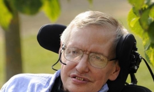 Stephen Hawking předpověděl zachycení Země mimozemšťany
