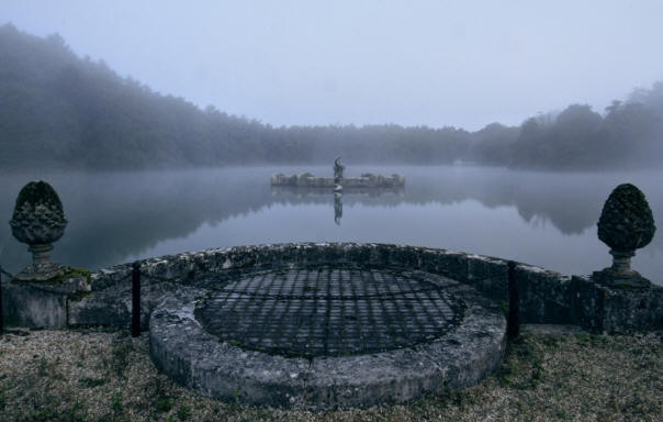 Tajemná komora pod jezerem Velké Británie, jezero