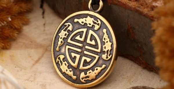 Amulet „pět výhod“ 