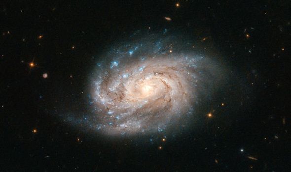 Hubblův dalekohled zachycuje galaxii podobnou té naší 
