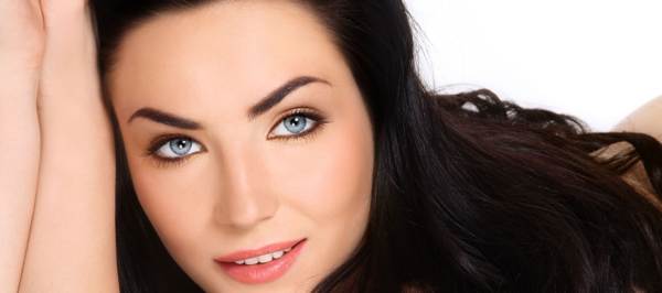 znamení pupíku mezi obočím 