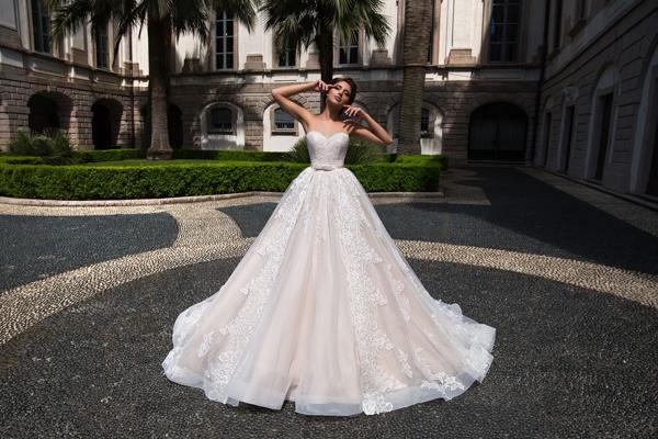 kniha snů svatební šaty 