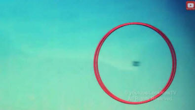 Turist fotografoval vysokorychlostní UFO z okna autobusu