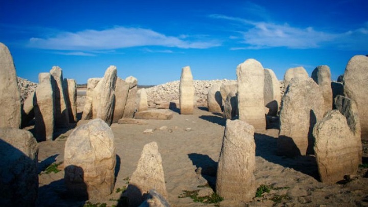 Vědci objevili další Stonehenge na neočekávaném místě.