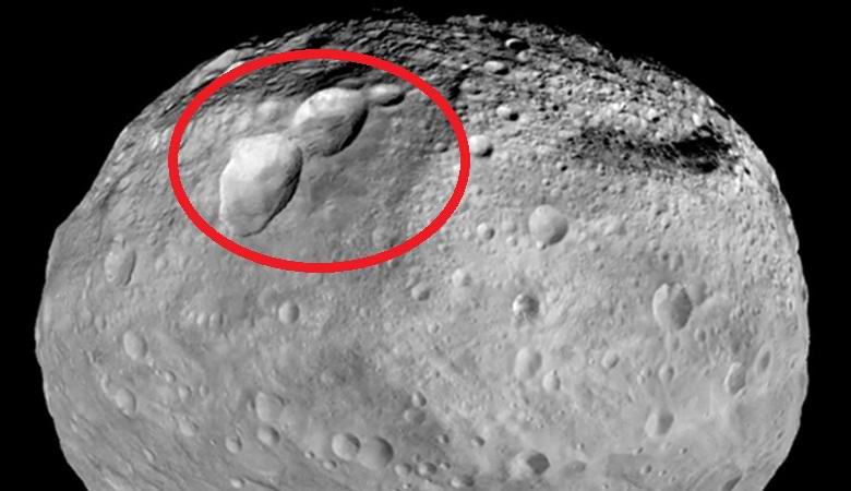 Vědci zveřejnili obrázky obřího sněhuláka na asteroidu