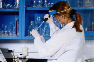 Vědci spojili živé bakterie se zlatem