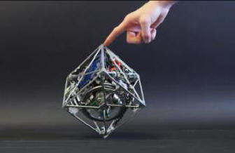 Vědci vytvořili jedinečný stavítko. Video.