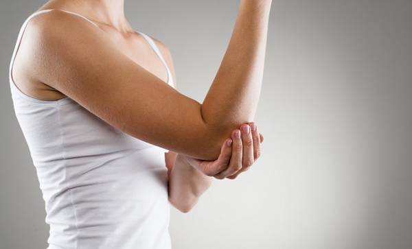 znamení levého loktu 