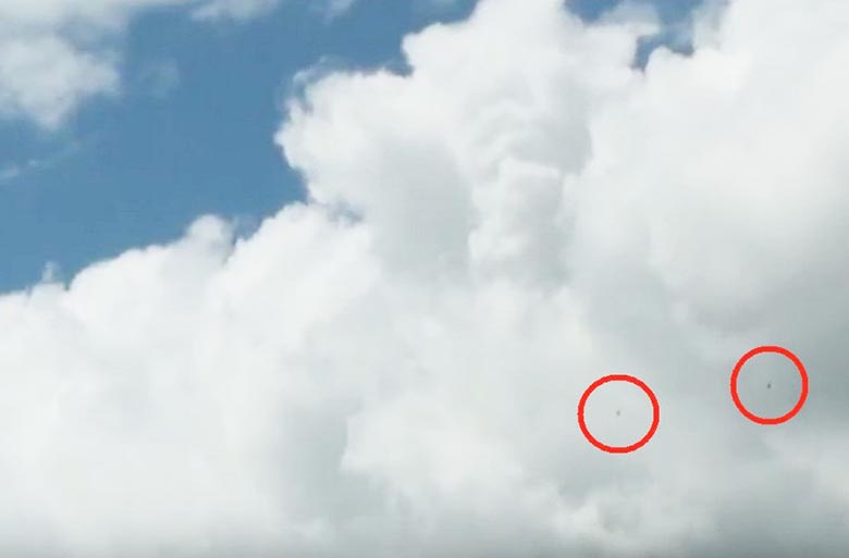 Ufolog dokonce sleduje UFO na dovolené