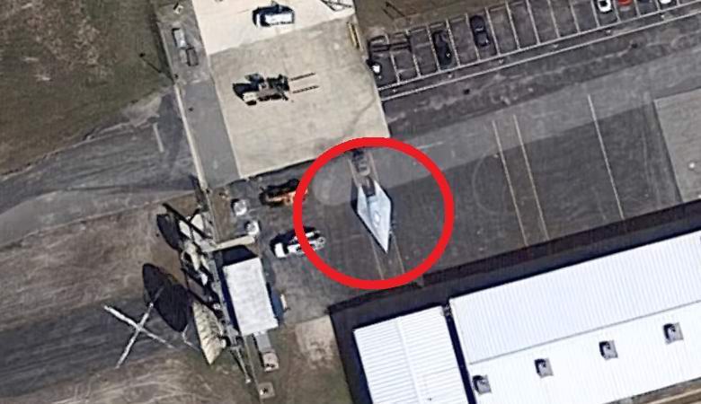 Ufolog objevil dvě jediné hvězdné lodě uprostřed bažin na Floridě.