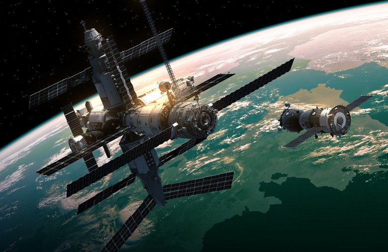 Ufolog Scott Waring dokazuje, že ISS je na Zemi