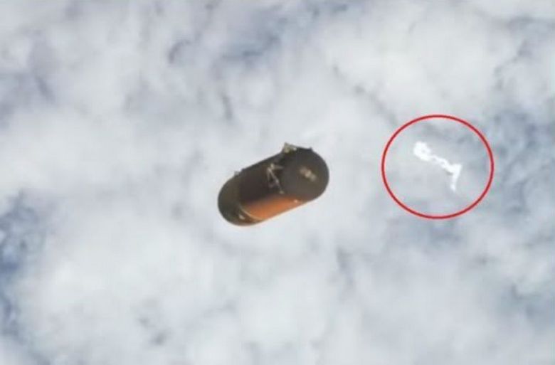 Ufologové našli UFO ve starém videu